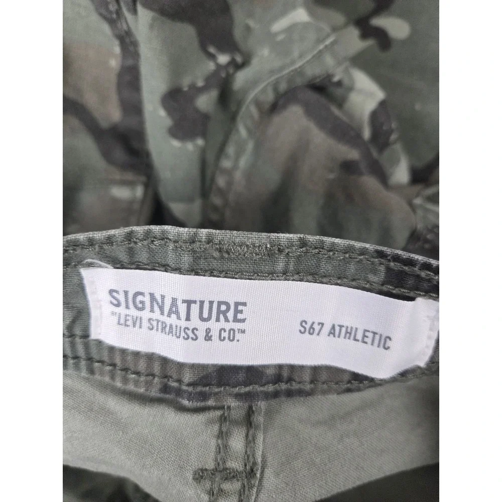 Signature By Levi S67 Pants Mens 32x30 Green Camo Athletic Utility Taper Stretch
